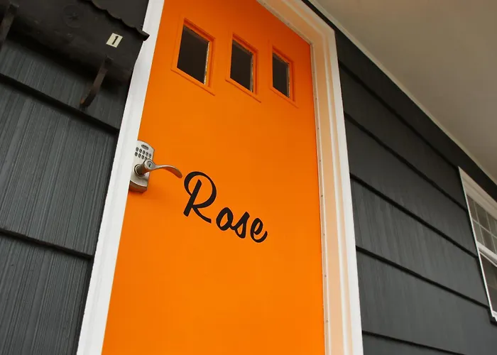 Rose - The Hamilton Suites
